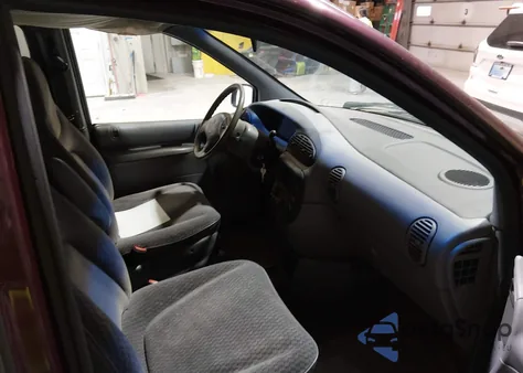 1998 Dodge Grand Caravan from USA, damaged, VIN 2B4GP2437WR588646